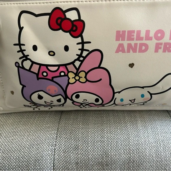 NWT Hello Kitty White Weekender Bag Primark - Picture 6 of 8